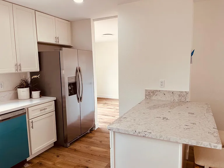 1520 Rolling Hills Dr — Photo 3