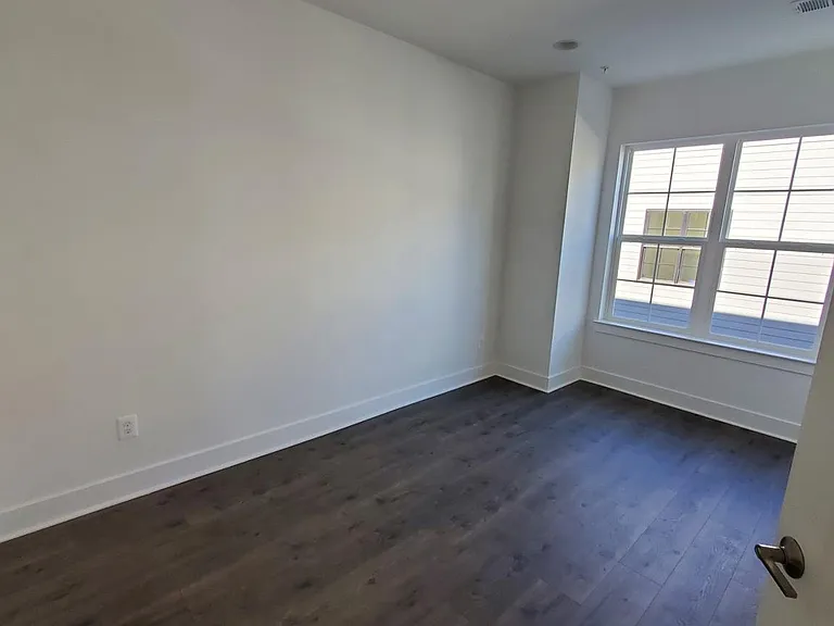 1882 Michael Faraday Dr — Photo 14