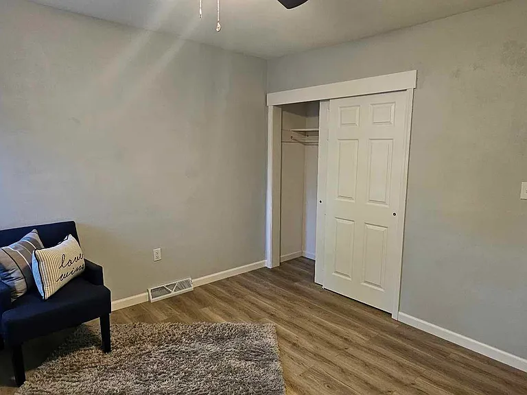 10 Carolyn St — Photo 25