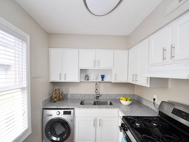 Kitchen + Modern Cabinetry