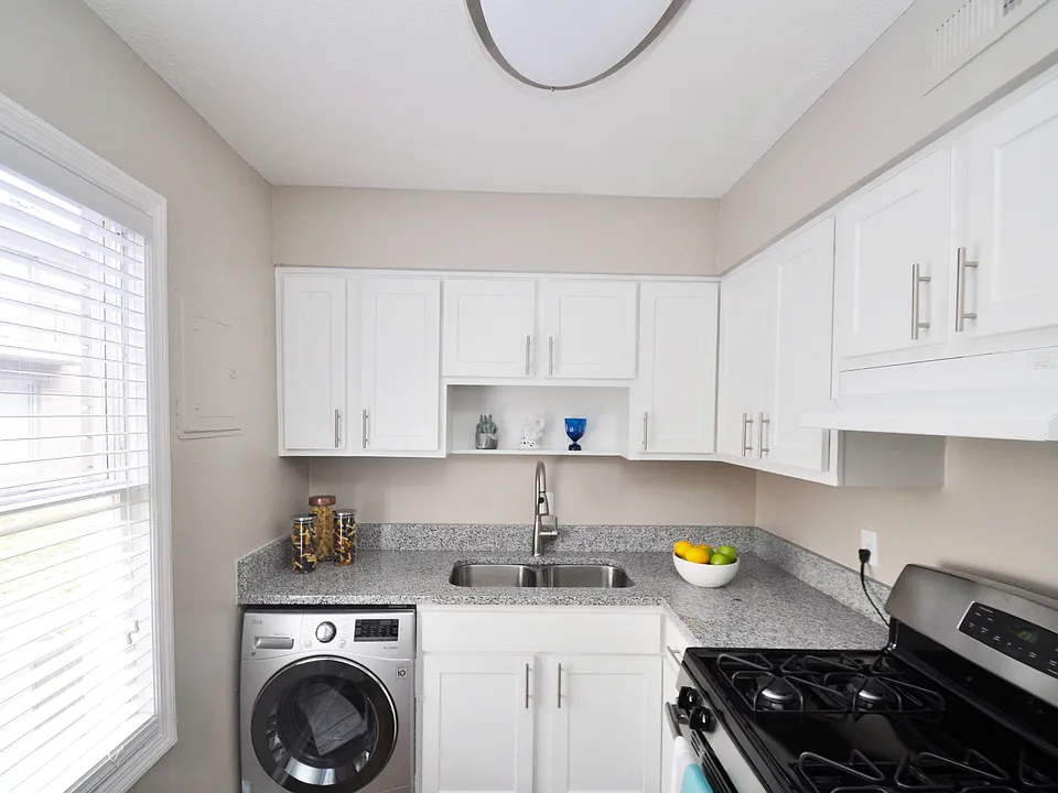 Kitchen + Modern Cabinetry