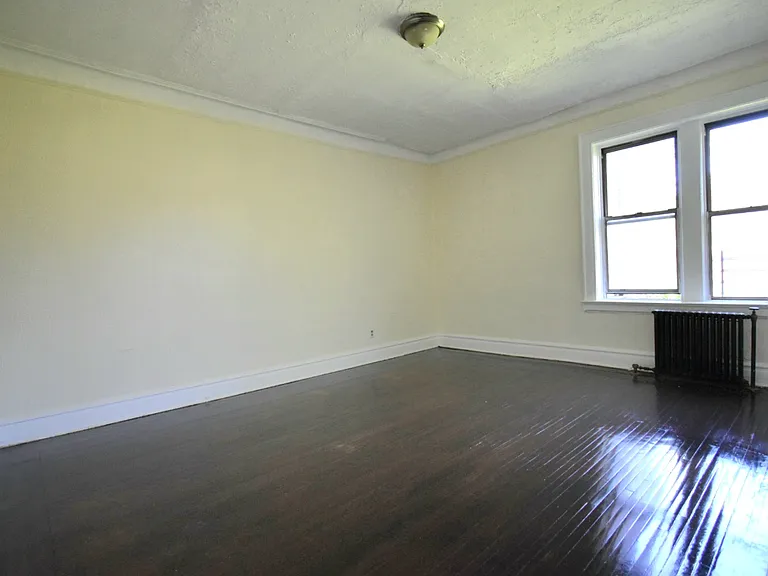 148 Chancellor Ave #B-7 — Photo 3
