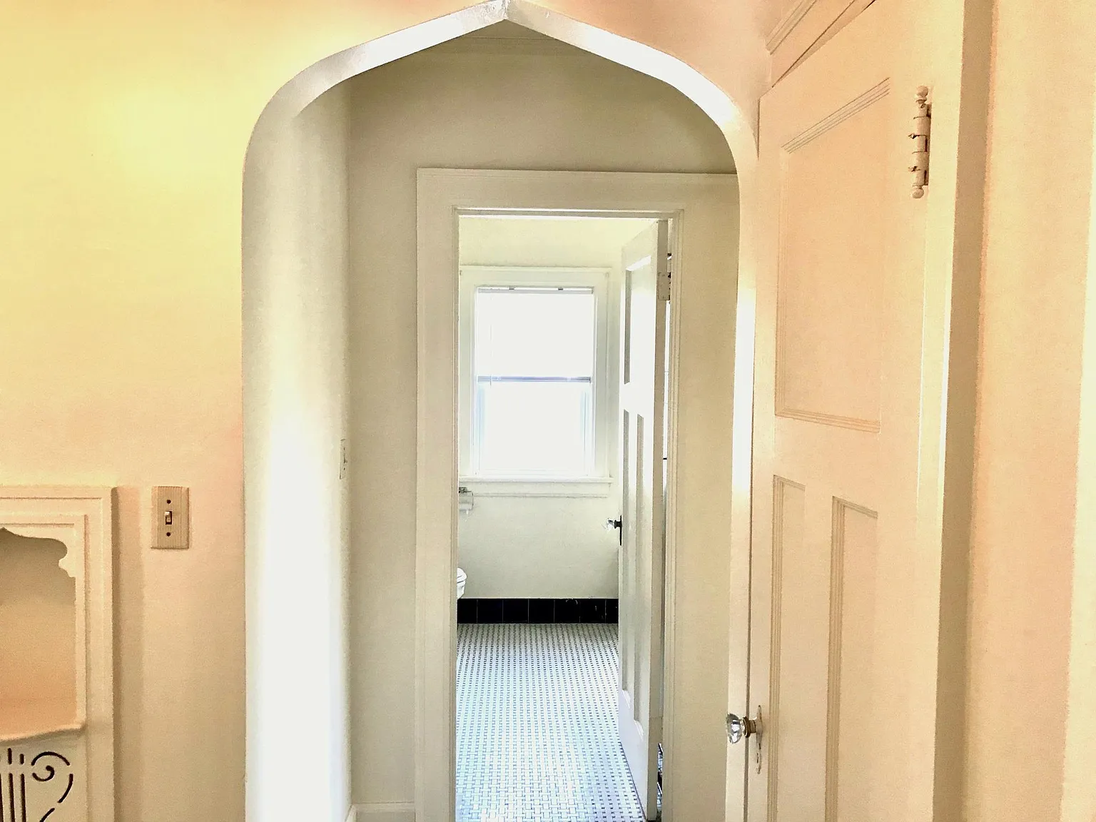 3 bed, 1200 sqft, $1,249 — Photo 3