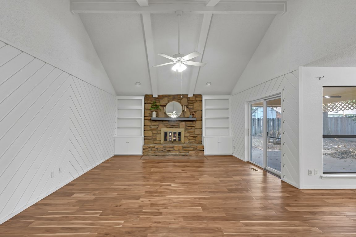 next background image