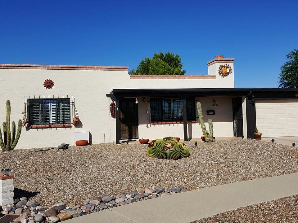 1st image of 750 S La Brisa