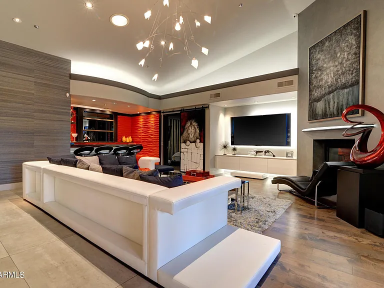 10220 E Desert Cove Ave — Photo 15