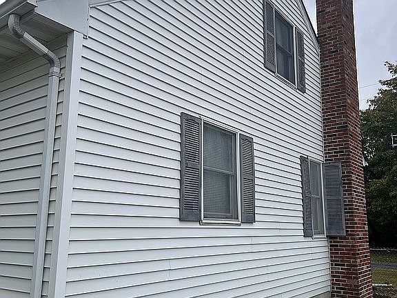 5th image of 613 Palmer St