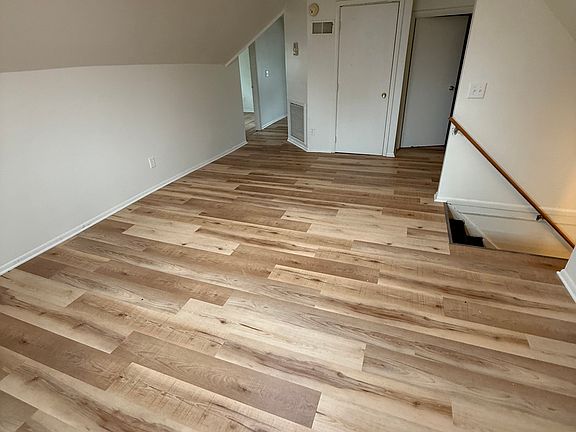 5th image of 920 Warren St #924