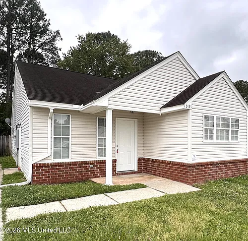 13181 Warren Dr Photo 1
