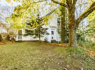 23 New County Rd, Thomaston, ME 04861