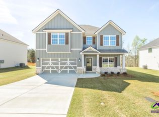 239 Meadows Ln, Bonaire, GA