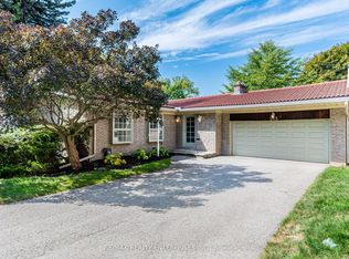 285 Pinetree Way, Mississauga, ON L5G 2R4