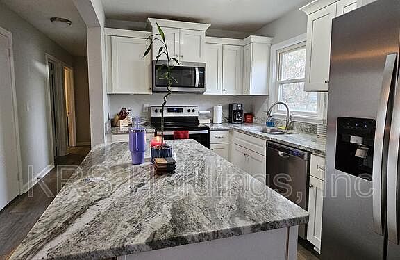 5th image of 1824 Meadow Lake Dr