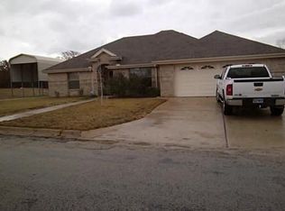 204 Palmer Dr, Comanche, TX 76442