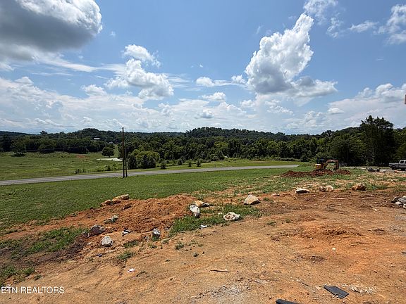 5th image of 861 Dalton Rd