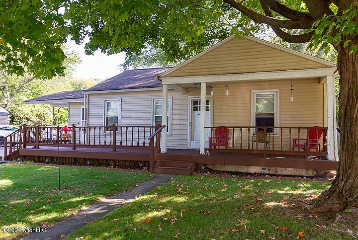 1st image of 130 Leona Ave