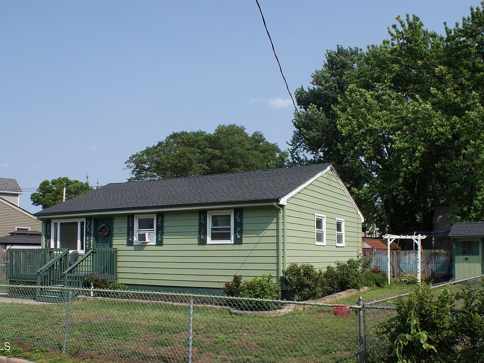 2nd image of 62 Roland Street