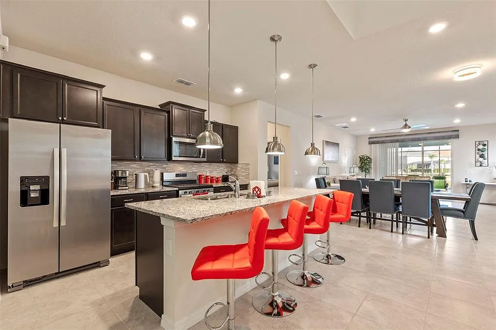 7 bed, 5.5 bath, 3154 sqft, $3,800 — Photo 4