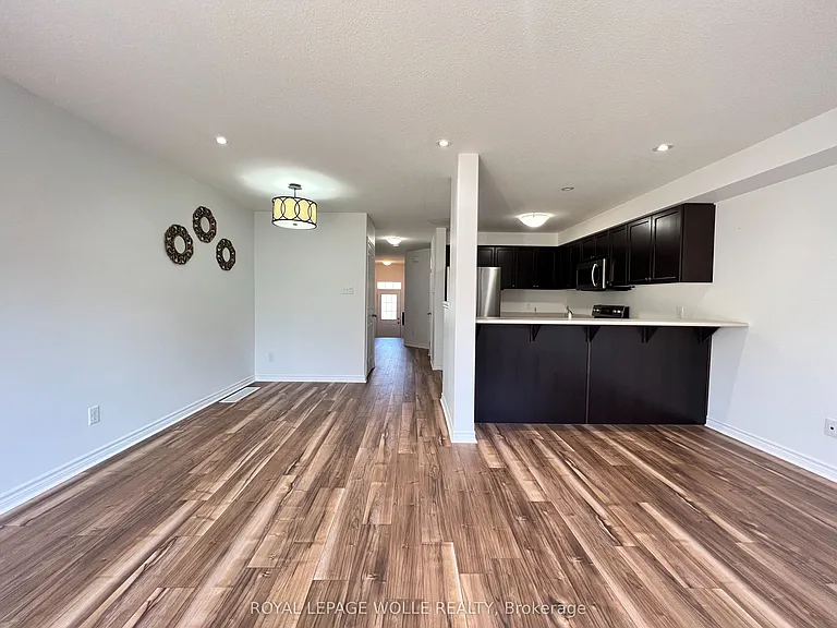 46 Renfrew St — Photo 16