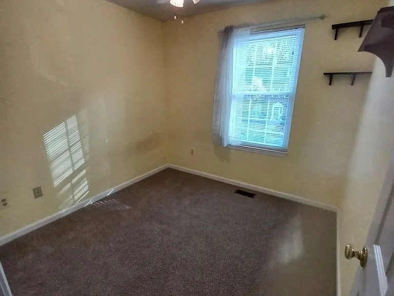 8028 Green Valley Ln — Photo 14