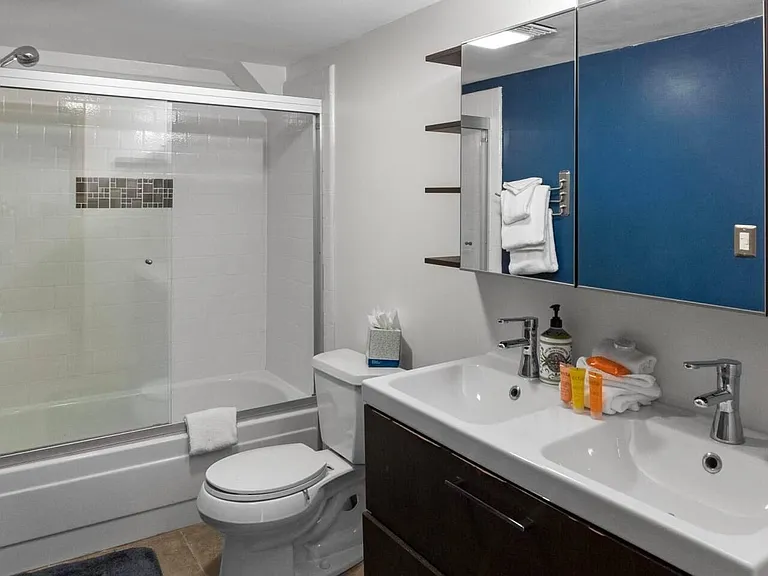 501L Teller St #L — Photo 7