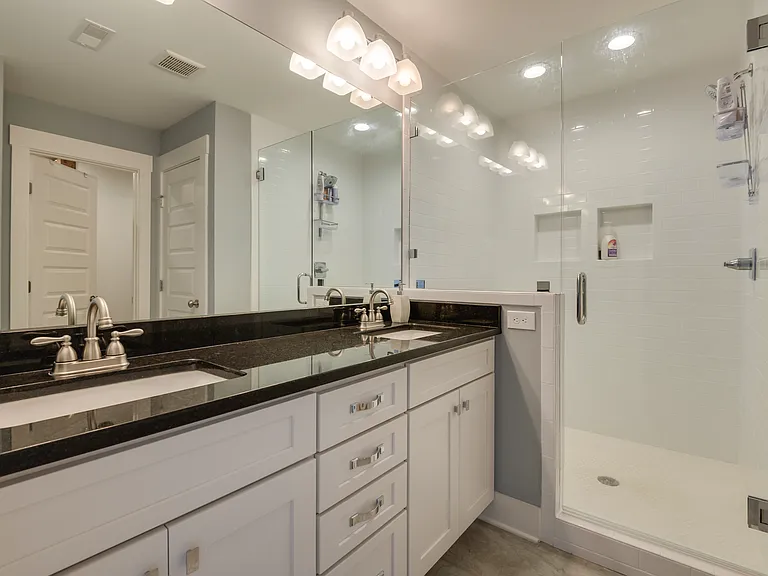 508 Morton Ave — Photo 34