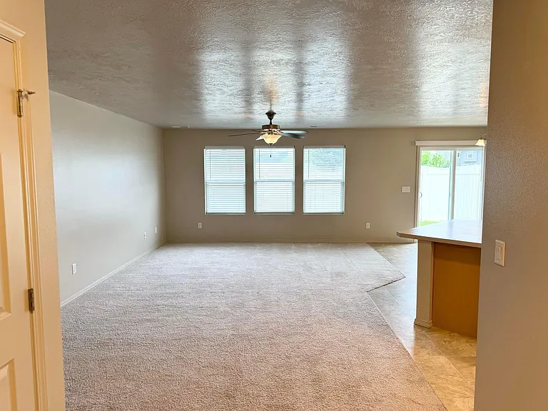 4708 N Alester Ave — Photo 6