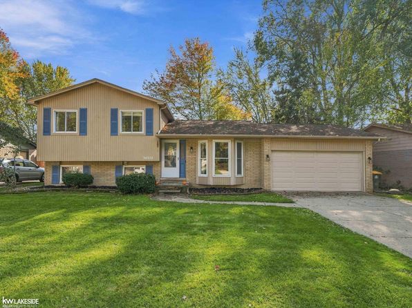 34310 Lakewood Dr