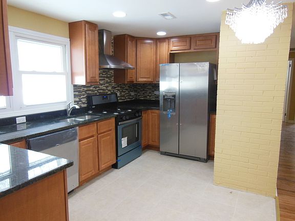 3rd image of 1622 Winchester Ct
