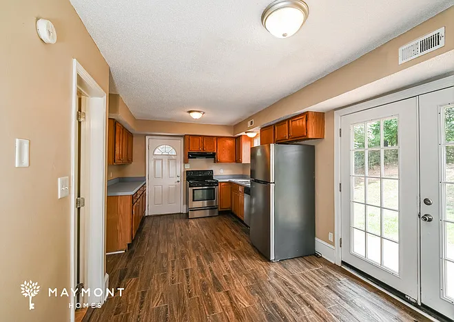 13715 Dealtry Ln — Photo 9
