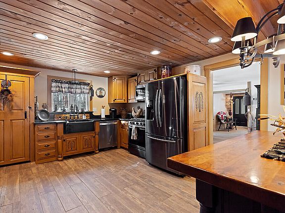 3rd image of 13 Cooper Road