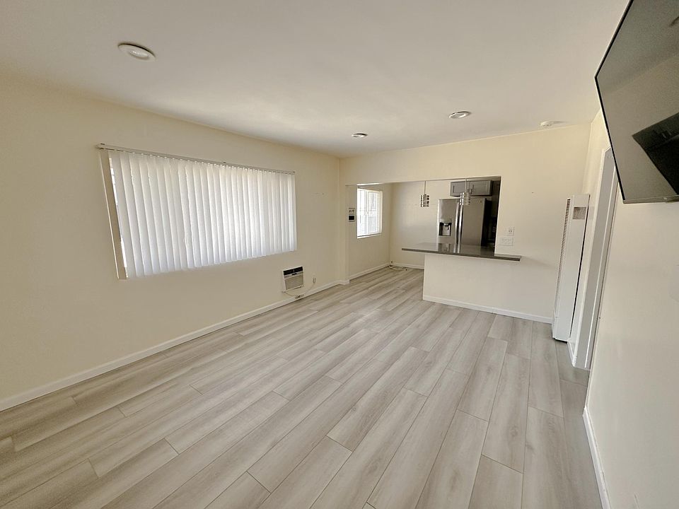 1st image of 543 Evergreen St #5