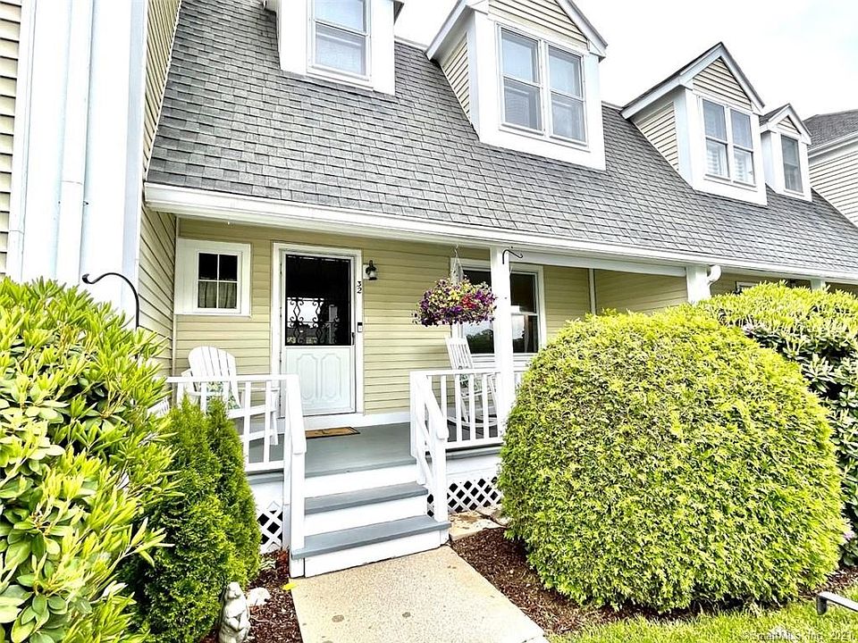 1st image of 32 Coveside Ln #32