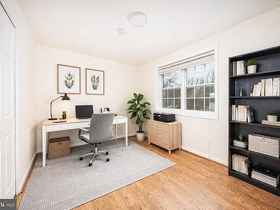 Virtually Staged Entry Level Bedroom/ Home Office