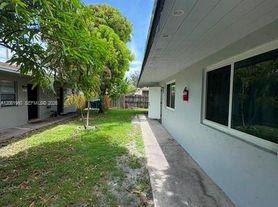 5401 NW 22nd St, Fort Lauderdale, FL