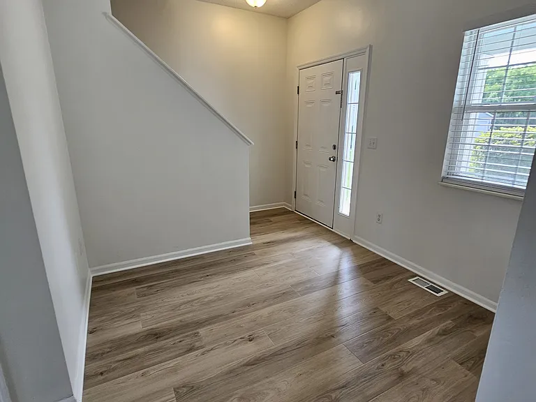 138 Wagnalls Ct — Photo 4