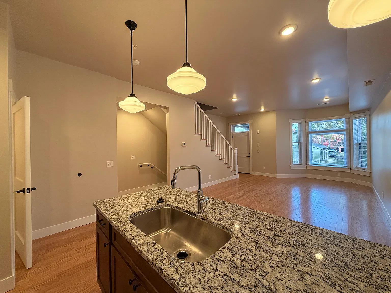 3 bed, 2.5 bath, $1,980 — Photo 4