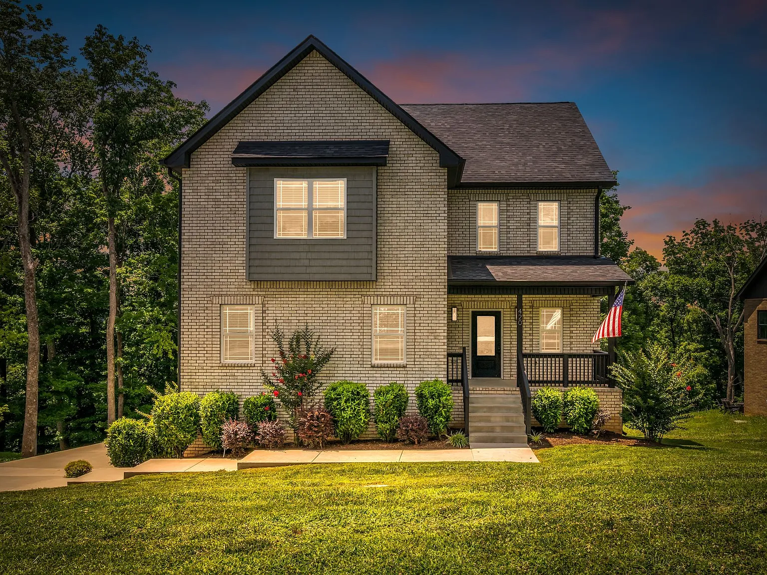 4 bed, 2.5 bath, 3868 sqft, $3,300 — Photo 2