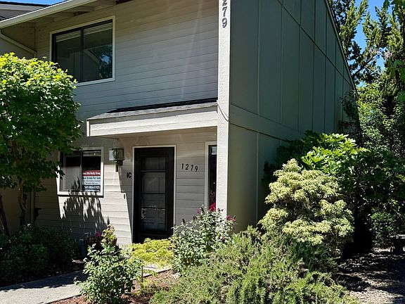 2nd image of 1279 Maple Leaf Ct APT 1C
