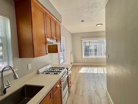 5th image of 5416 Foothill Blvd #3