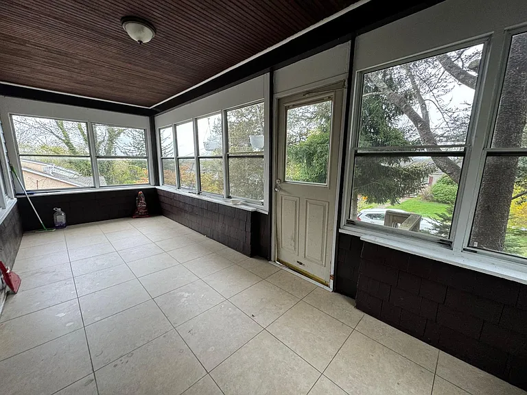 12 Grandview Ave — Photo 9
