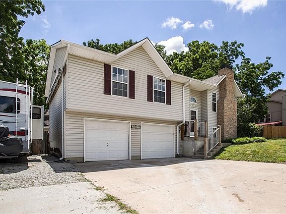 2nd image of 15801 E 3rd Terrace Ct S