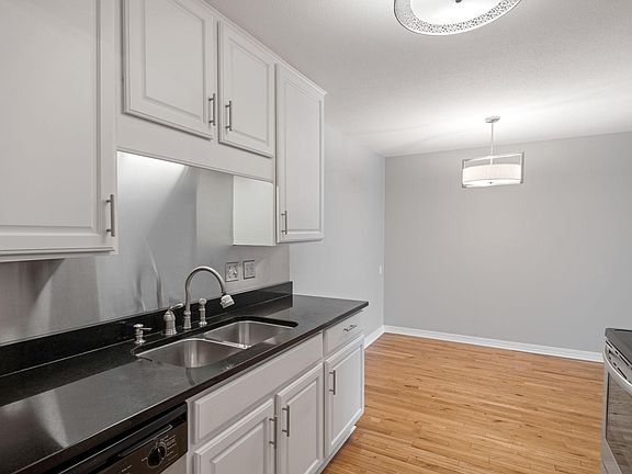 4th image of 2700 W 44th St APT 302