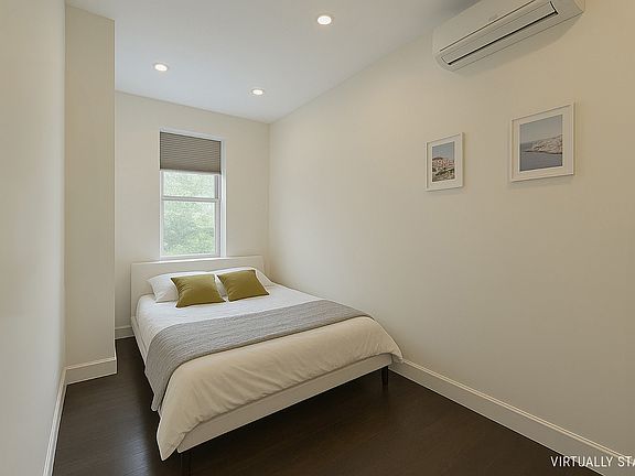 2nd image of 38 W 83rd St APT 3F