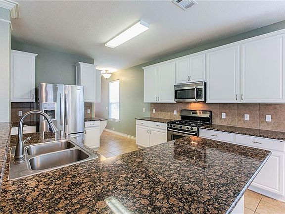4th image of 20729 Silverbell Ln