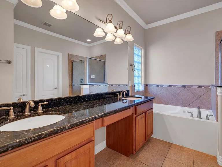 3414 Home St — Photo 8
