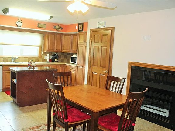 2nd image of 3352 Sandalwood Ln