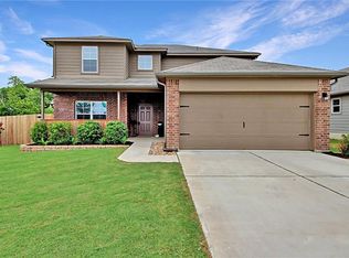 101 Liard River Rd, Hutto, TX 78634