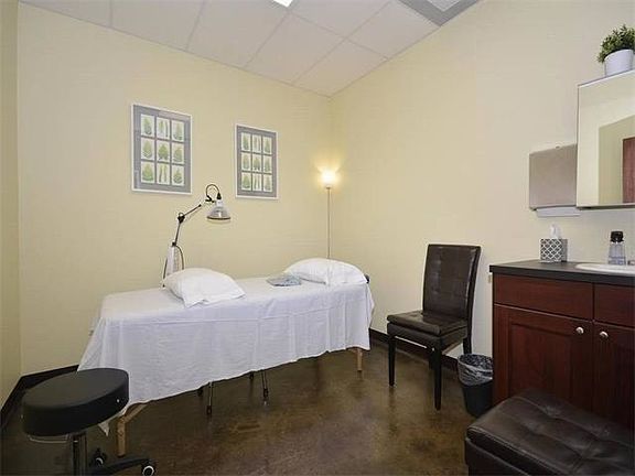 5th image of 7700 Cat Hollow Dr