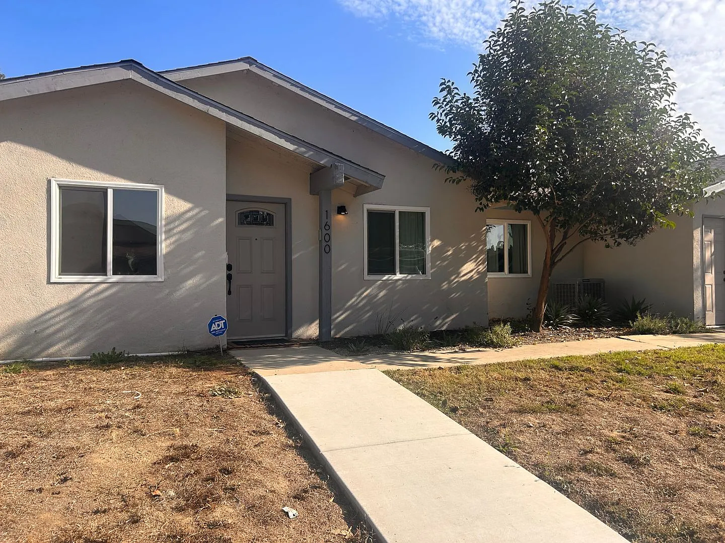 Cute updated condo for rent in Visalia! — Photo 2